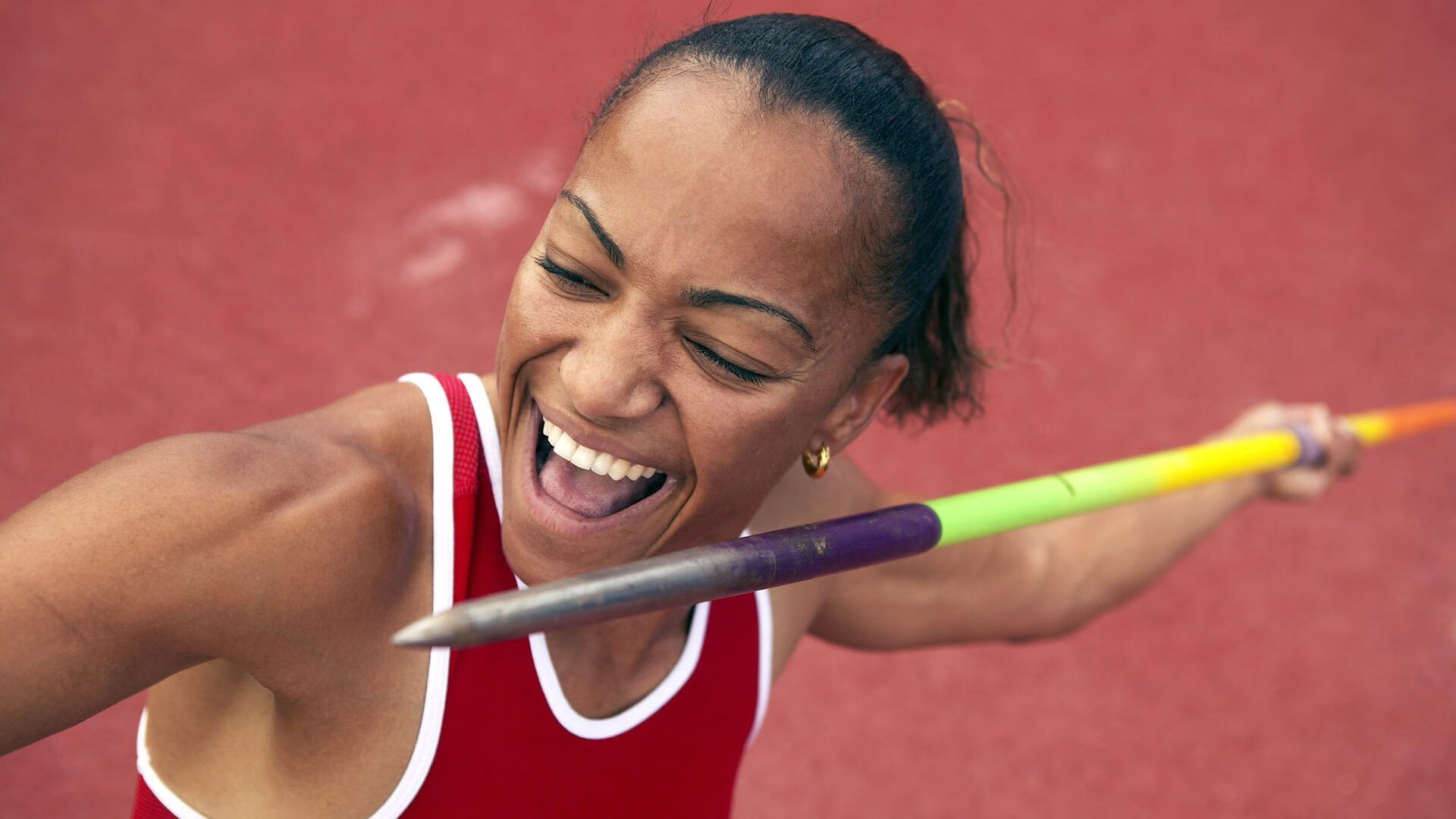 瑞士球员用滑雪动作过人，解说员笑出声，瑞士滑雪的基本概况